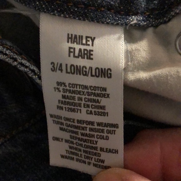 AEROPOSTALE JEANS Size 3/4 long. In NEW CONDITION. No rips, tears or fading. - Picture 2 of 6